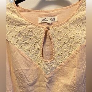 EUC Annabella dress. Keyhole button in front 6 decorative buttons in back